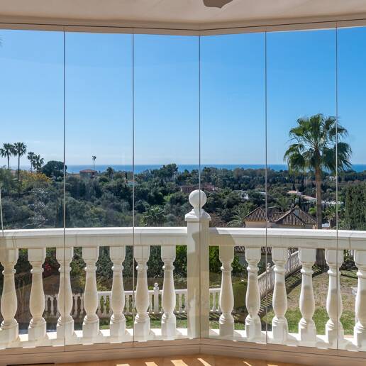 Villa with Sea Views in Elviria