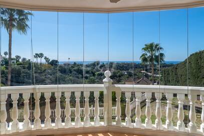 Villa with Sea Views in Elviria