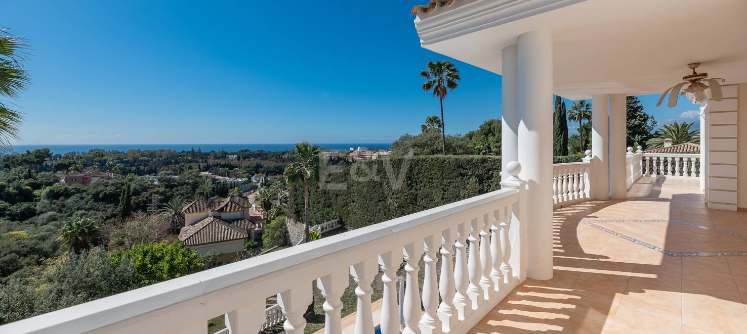 Villa with Sea Views in Elviria