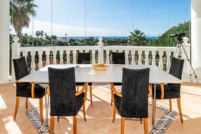 Villa with Sea Views in Elviria