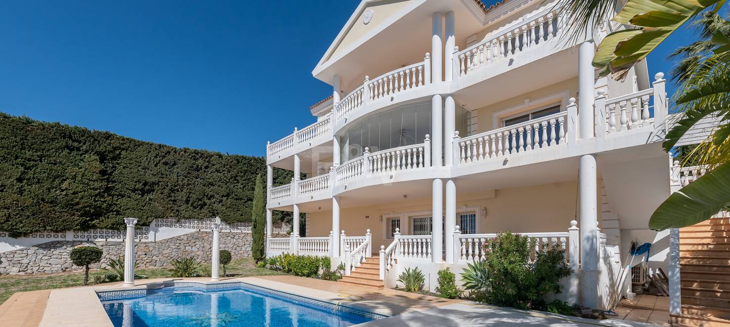 Villa with Sea Views in Elviria