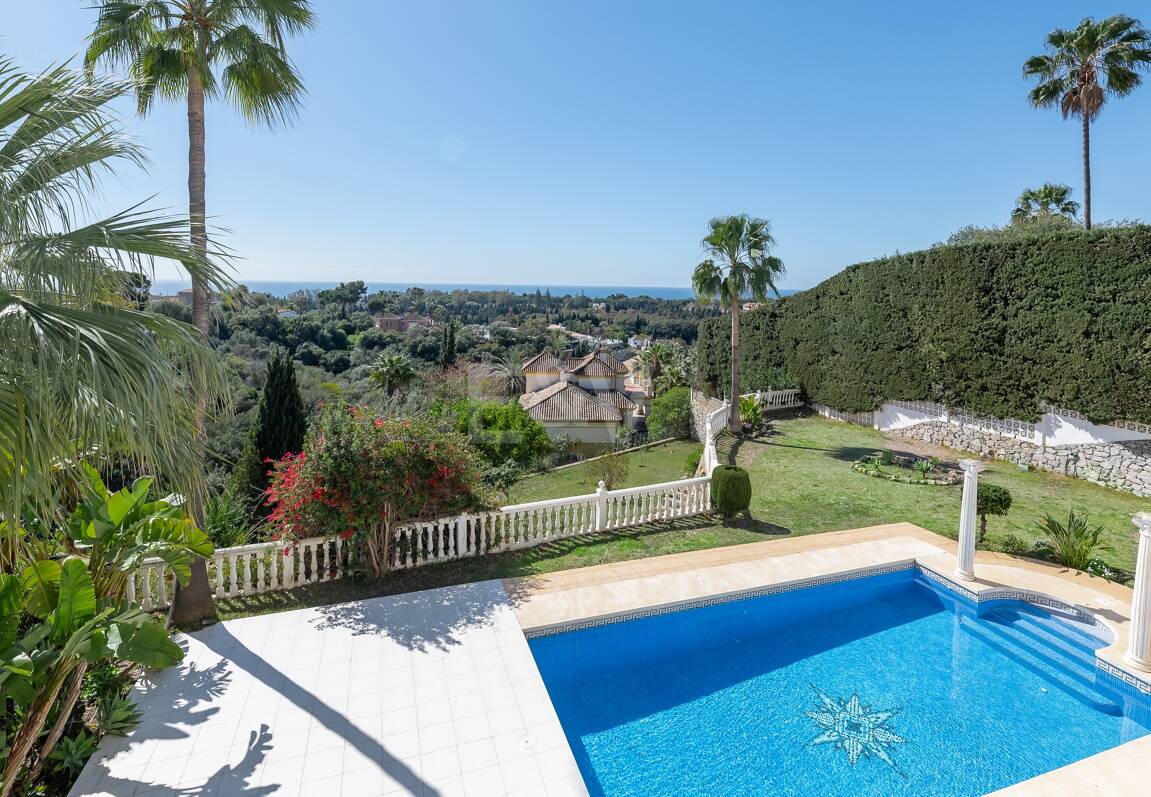 Villa with Sea Views in Elviria