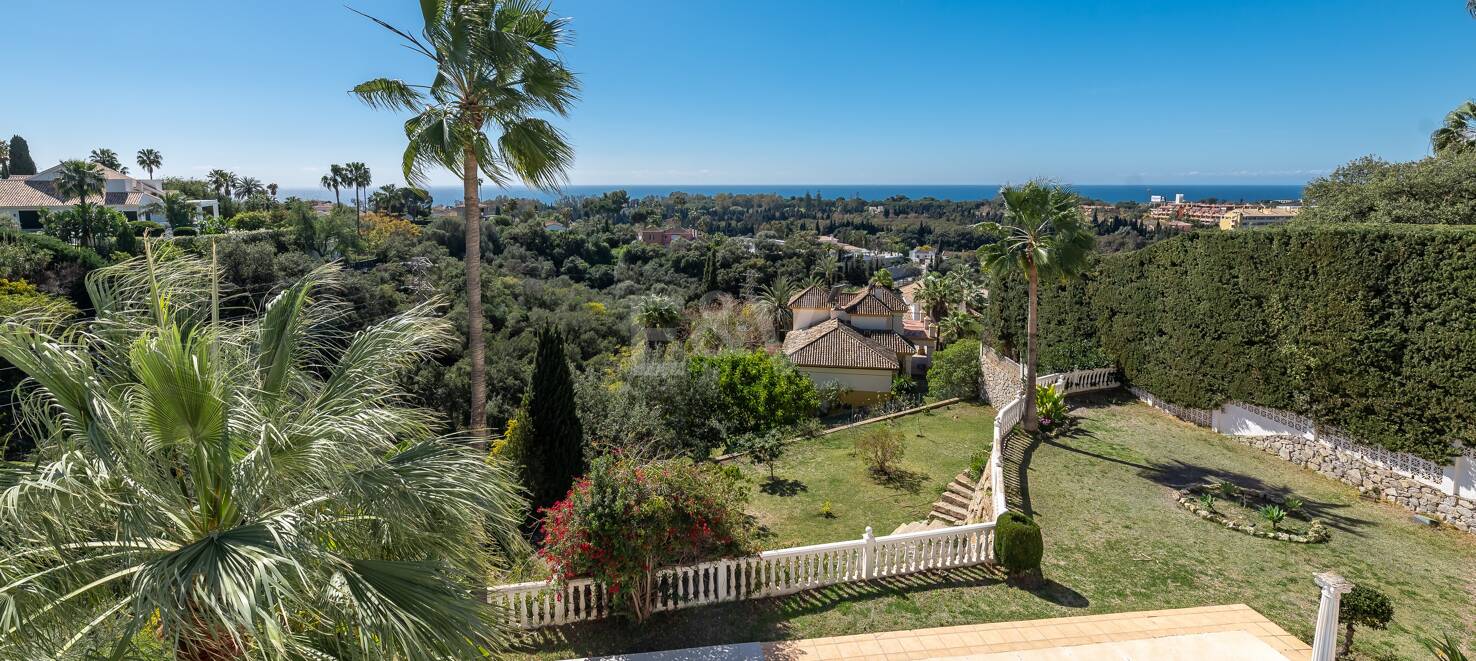 Villa with Sea Views in Elviria