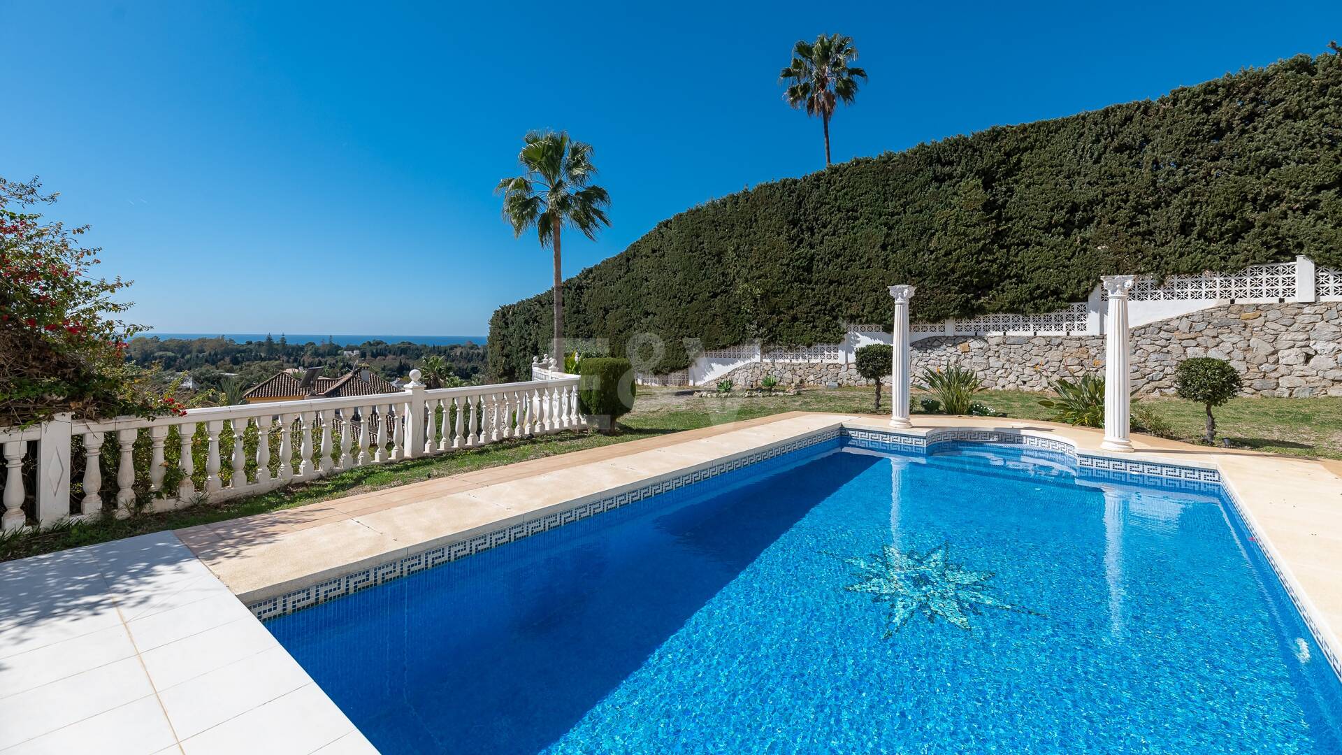 Villa with Sea Views in Elviria