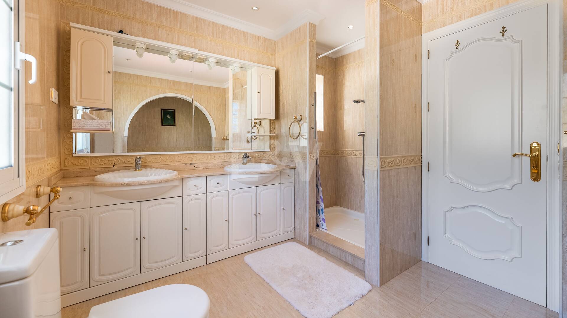 Villa with Sea Views in Elviria