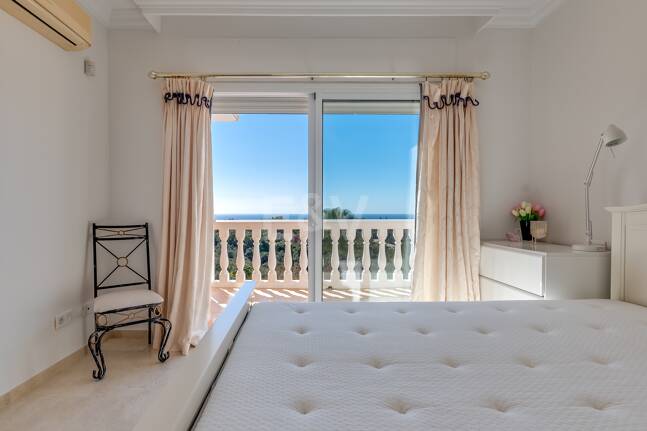 Villa with Sea Views in Elviria