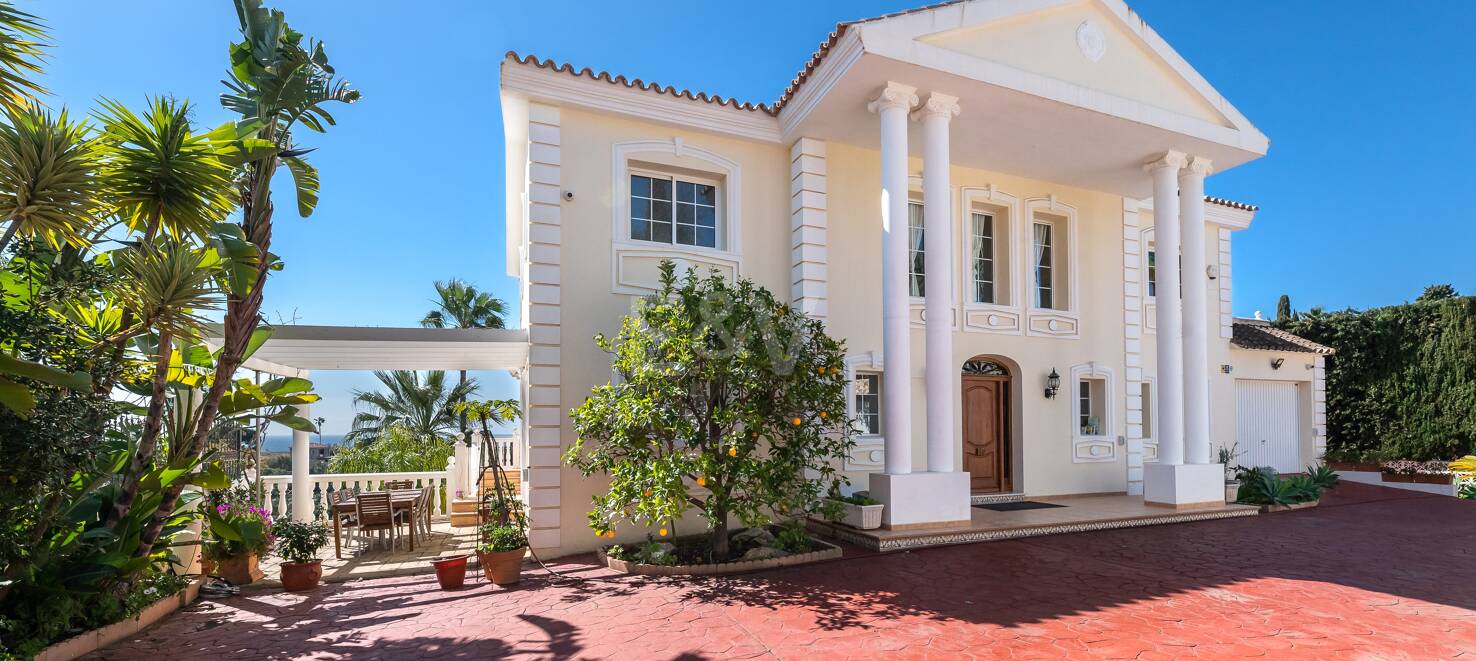 Villa with Sea Views in Elviria