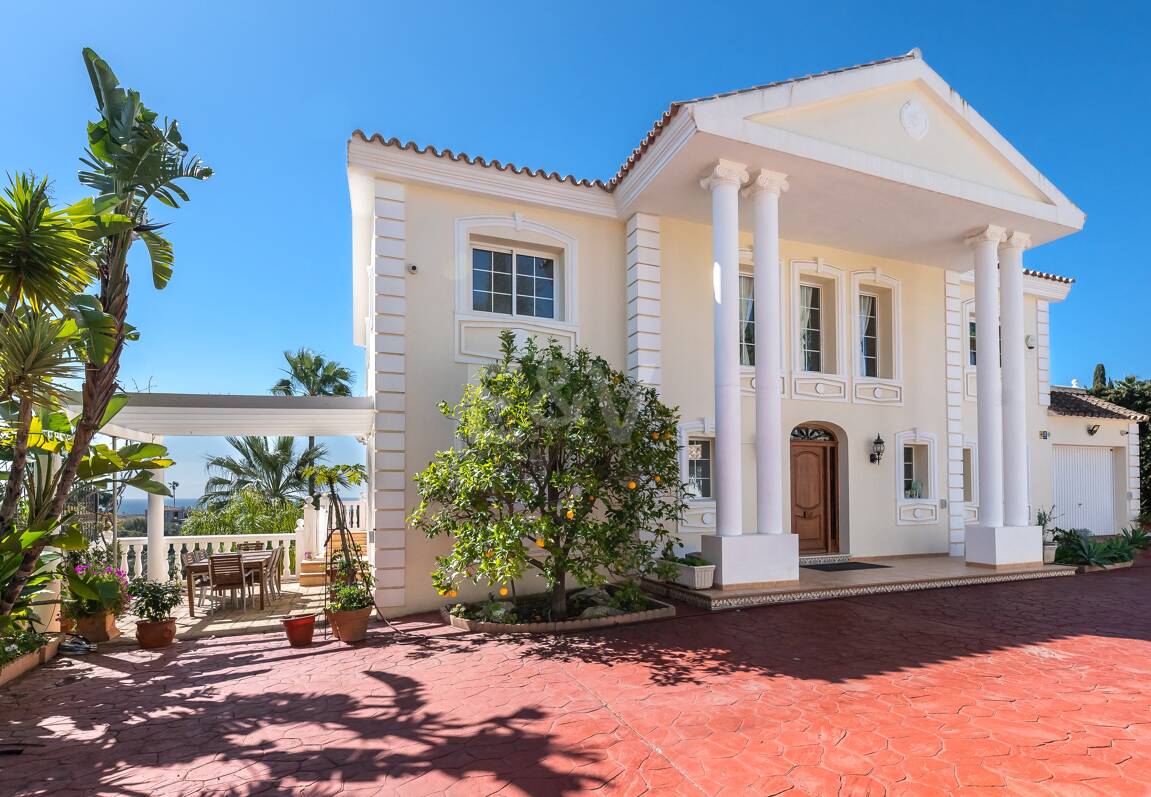 Villa with Sea Views in Elviria