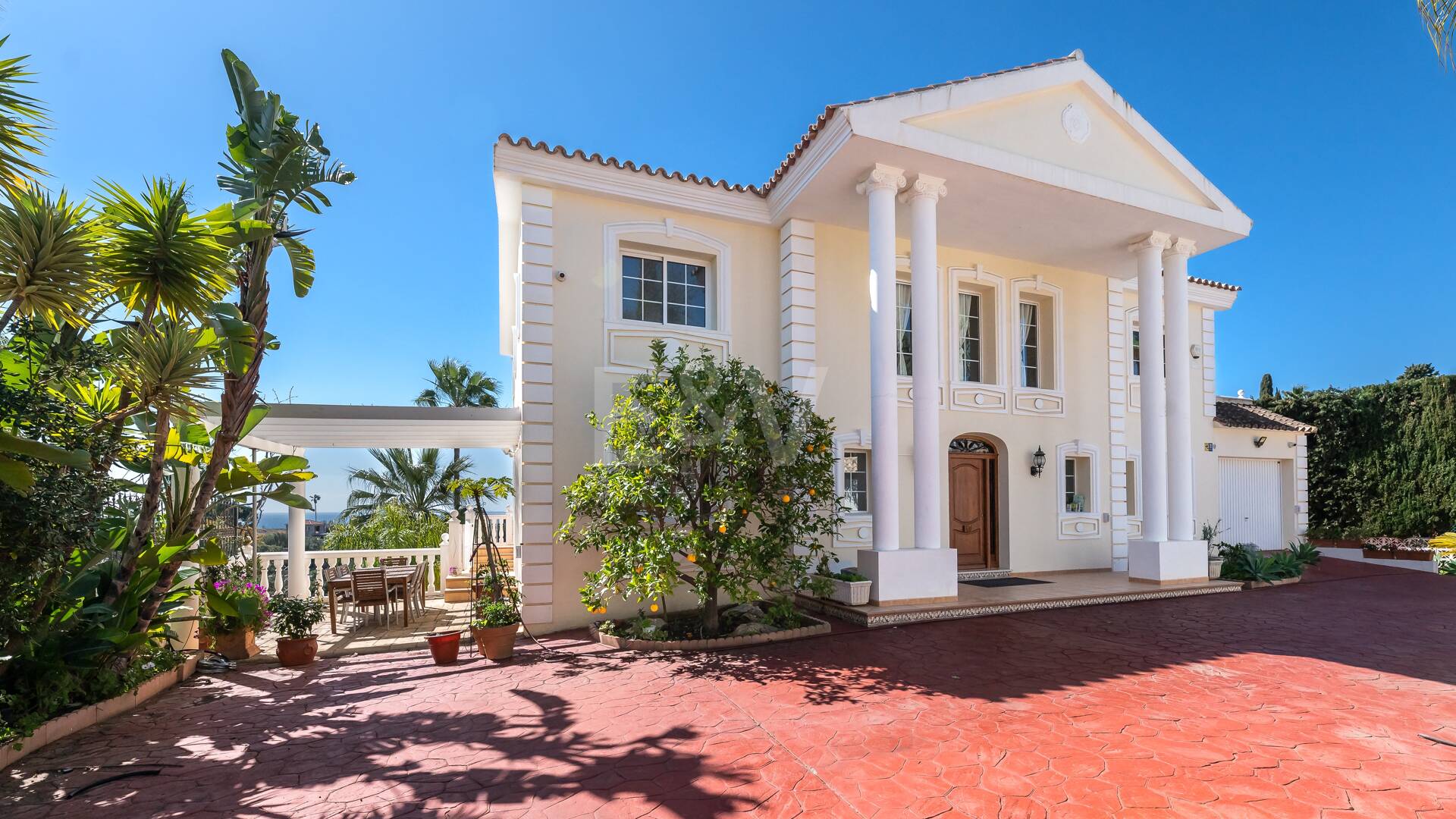 Villa with Sea Views in Elviria