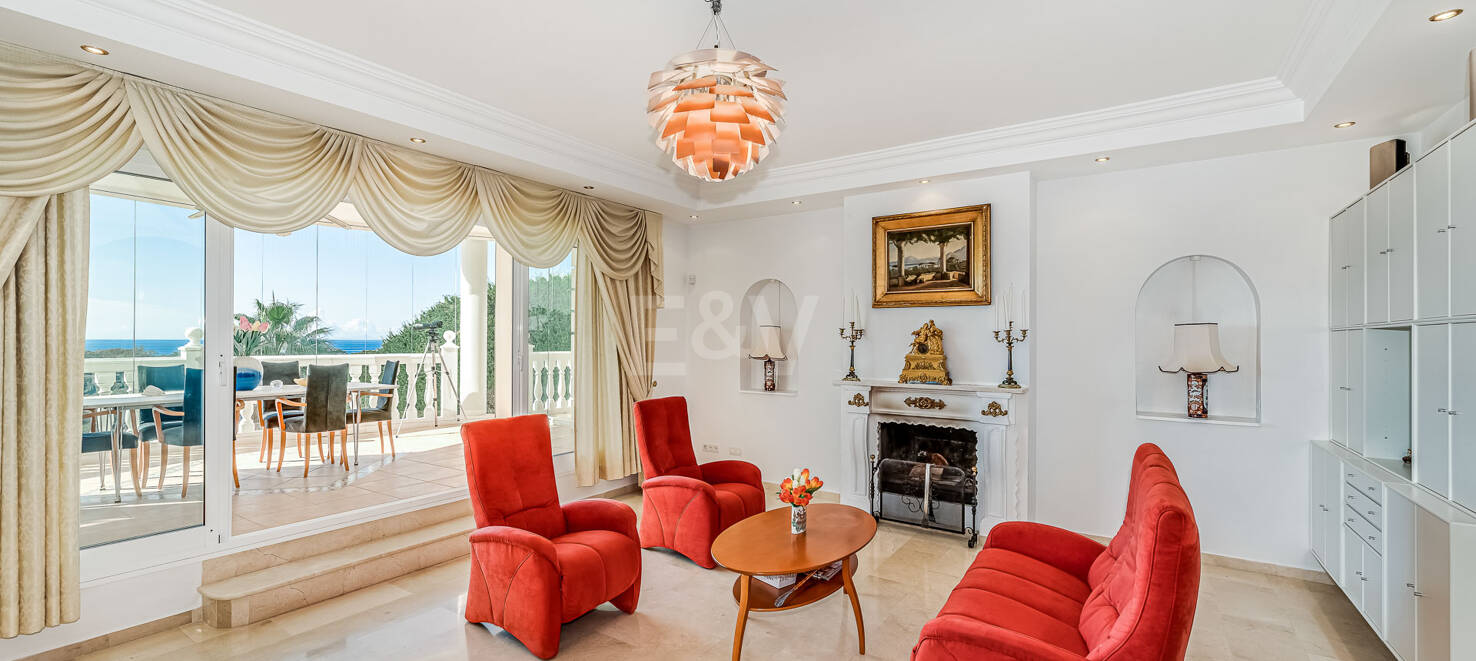 Villa with Sea Views in Elviria