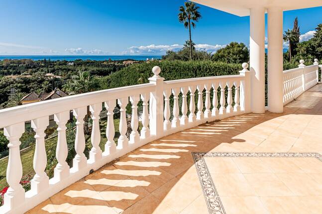 Villa with Sea Views in Elviria