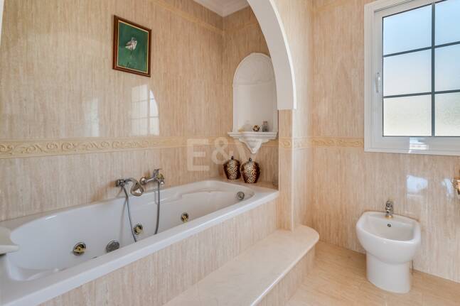 Villa with Sea Views in Elviria