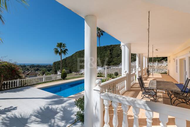 Villa with Sea Views in Elviria
