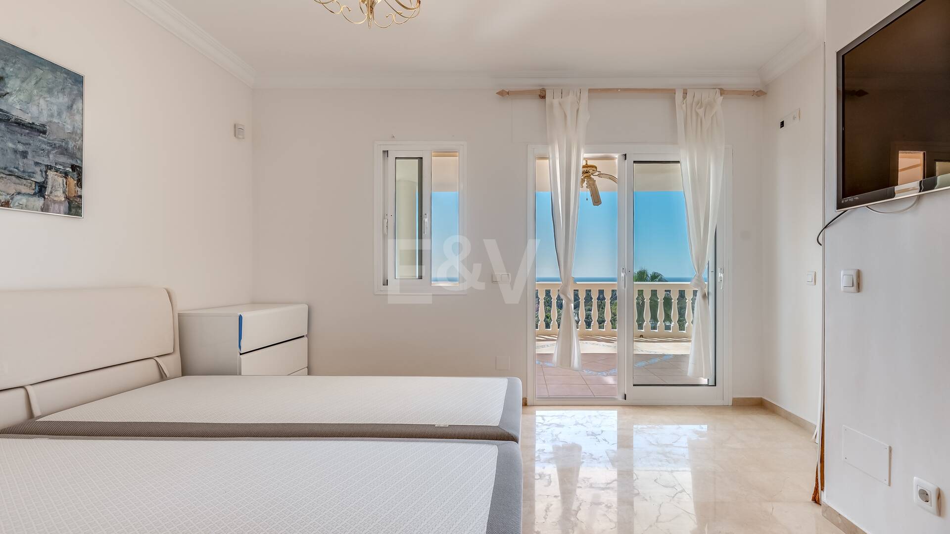 Villa with Sea Views in Elviria