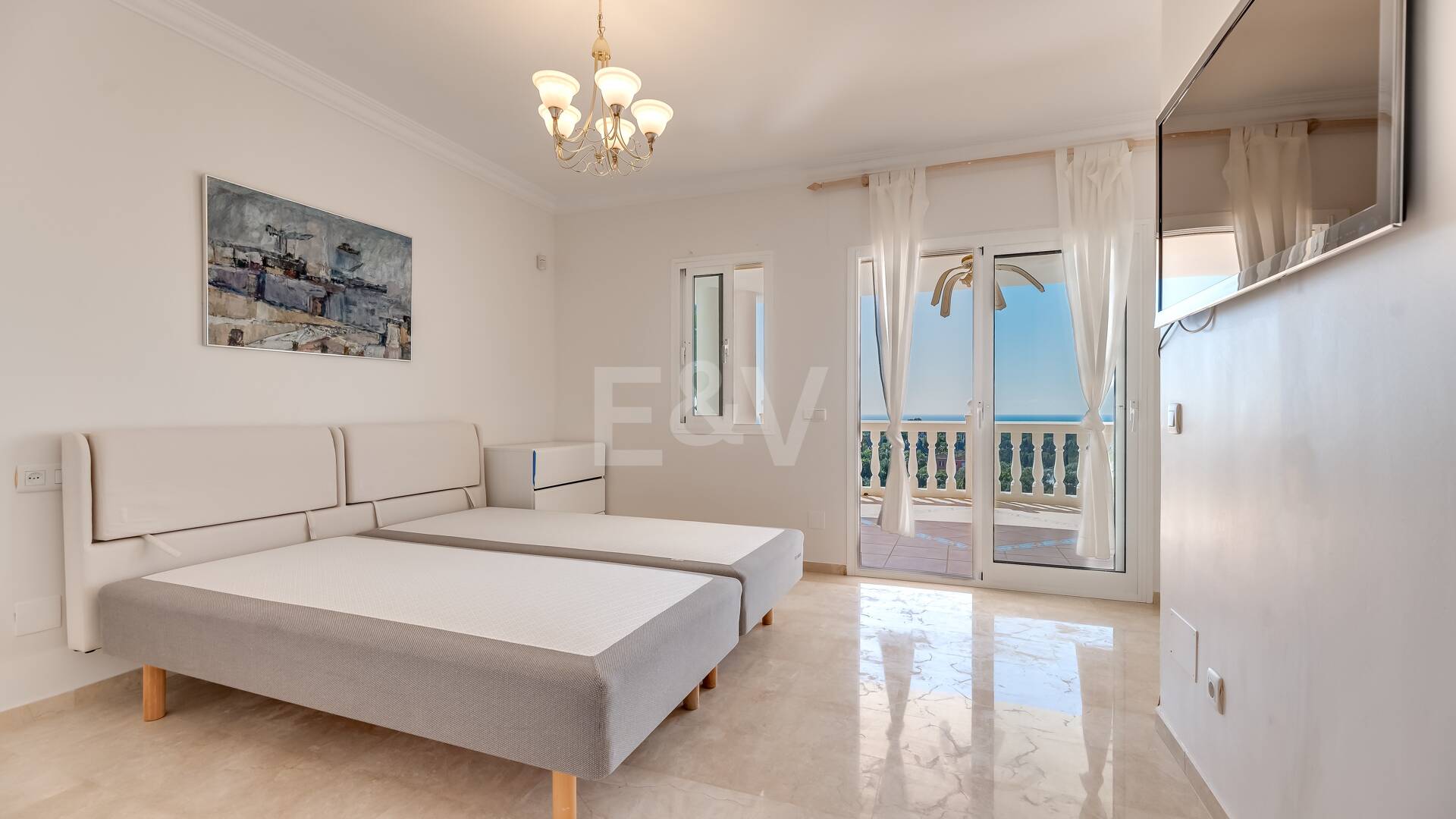 Villa with Sea Views in Elviria