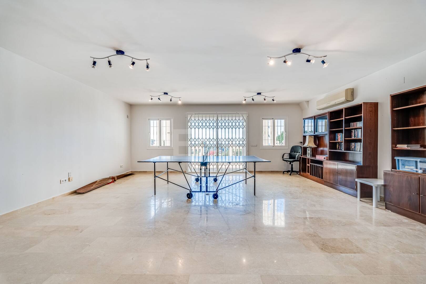 Villa with Sea Views in Elviria