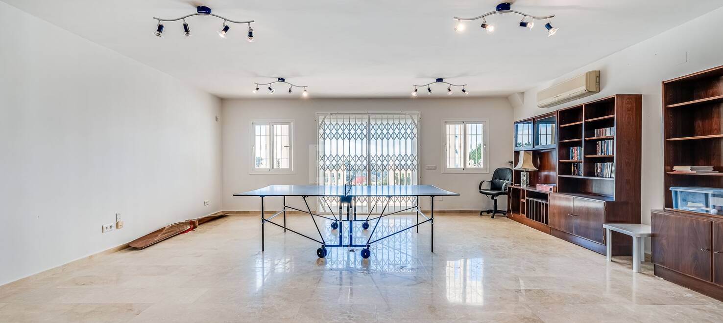 Villa with Sea Views in Elviria
