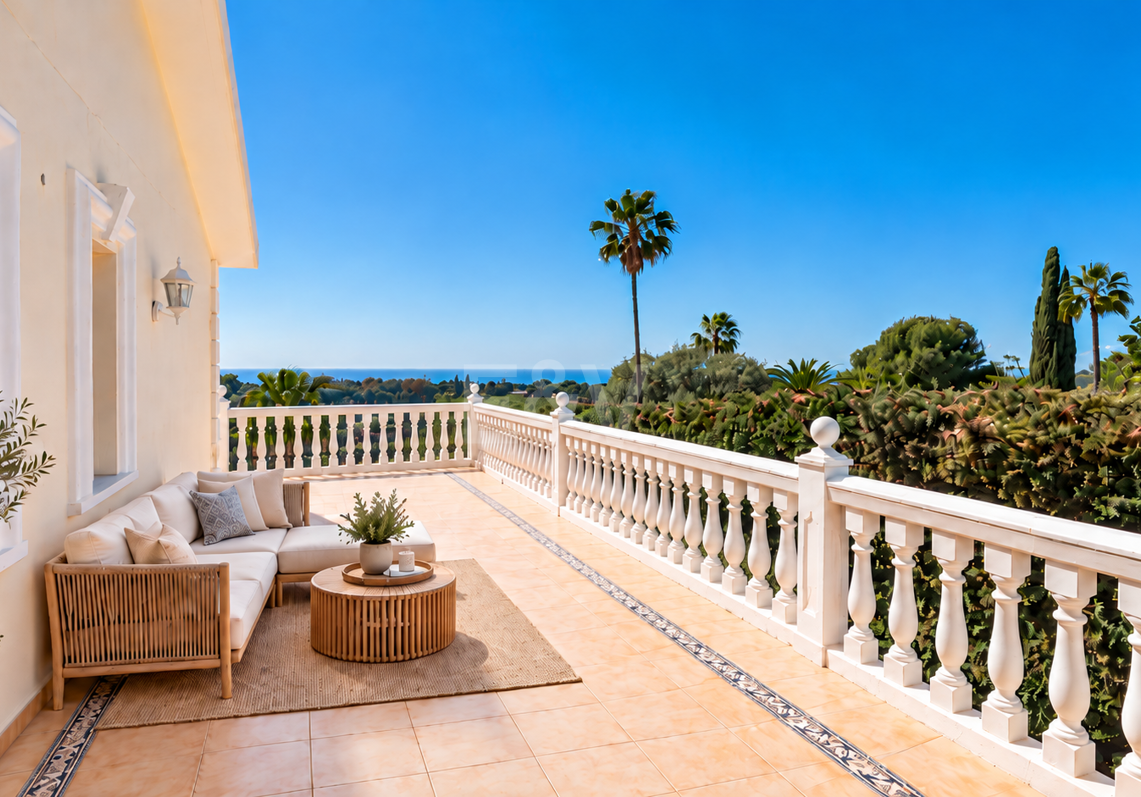 Villa med havsutsikt i Elviria