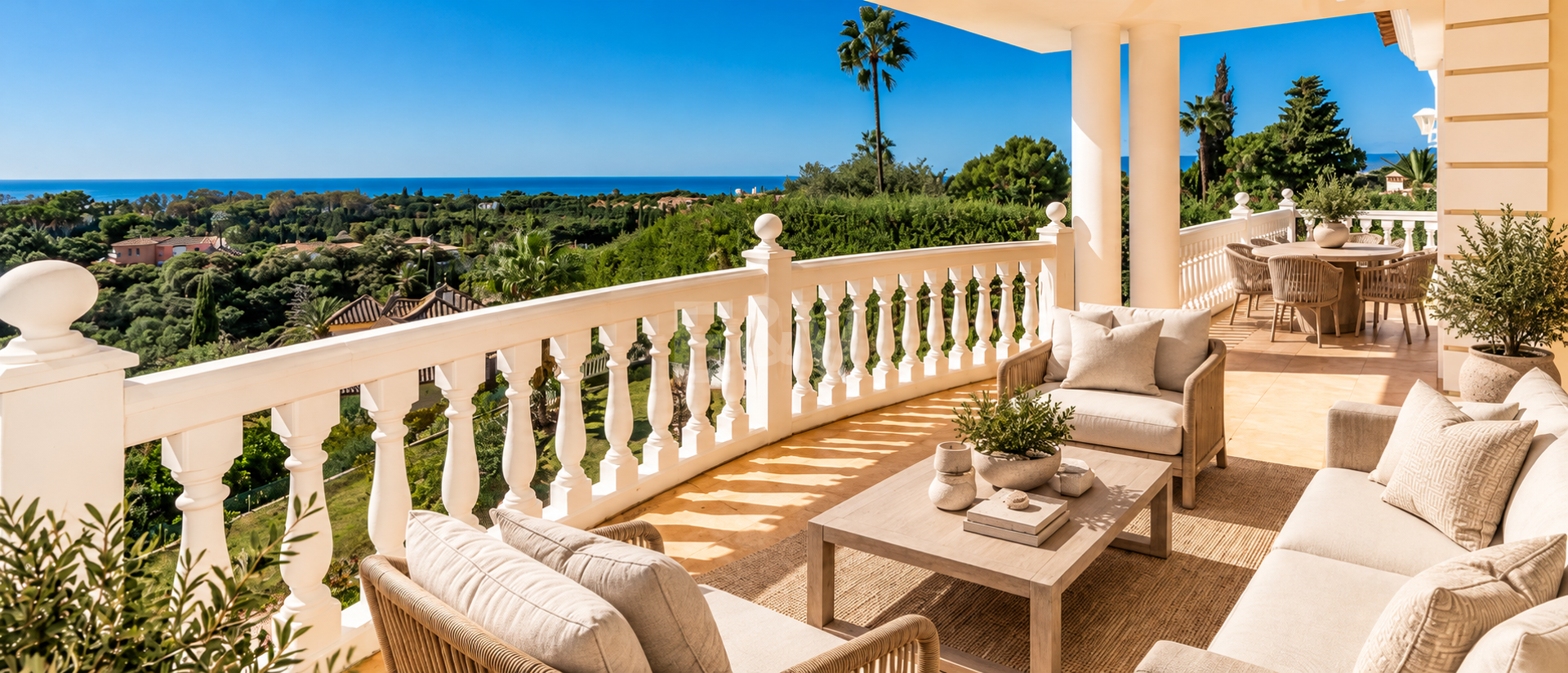 Villa med havsutsikt i Elviria