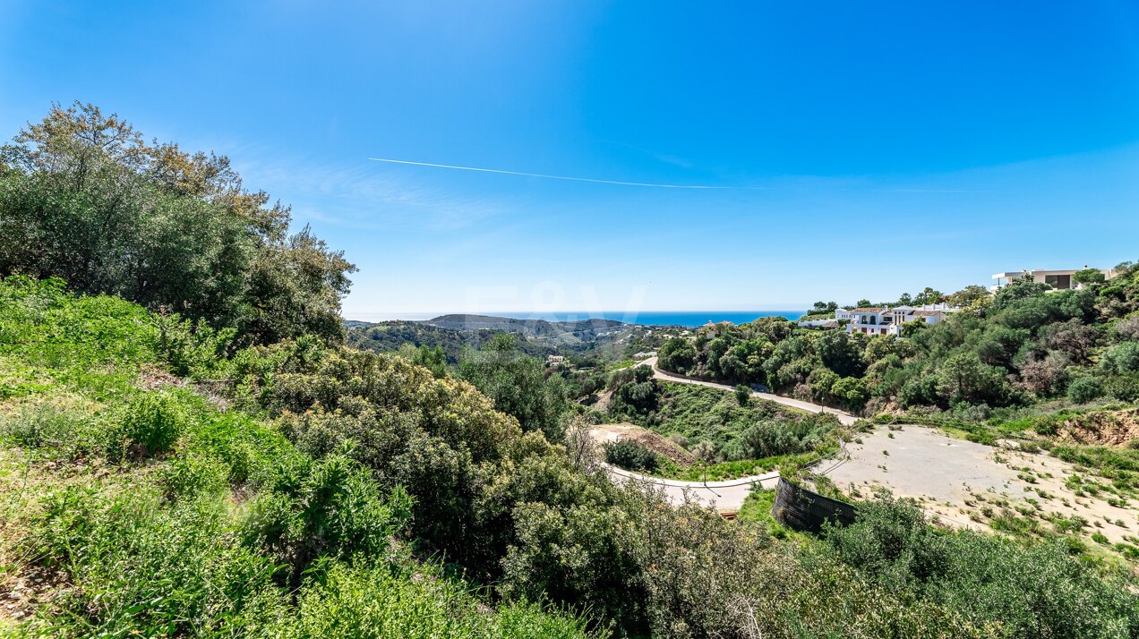 Terreno con licencia en Monte Mayor con impresionantes vistas panorámicas al mar