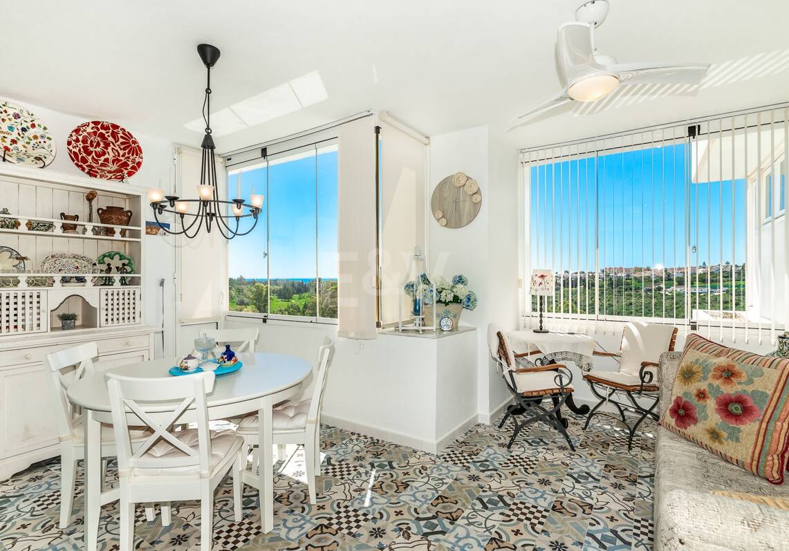 Guadalmina Frontline Golf Spacious Apartment with Sea Views.