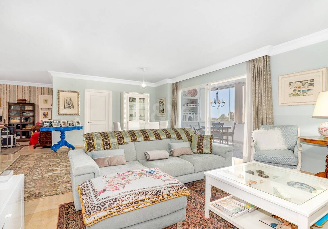 Guadalmina Frontline Golf Spacious Apartment with Sea Views.
