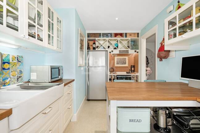 Guadalmina Frontline Golf rymlig lägenhet med havsutsikt.