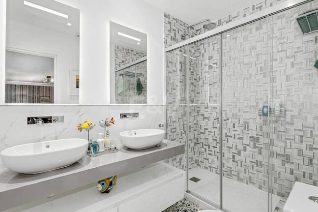 Guadalmina Frontline Golf rymlig lägenhet med havsutsikt.