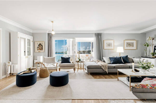 Guadalmina Frontline Golf rymlig lägenhet med havsutsikt.