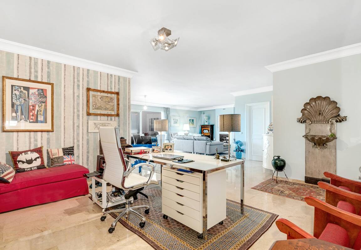 Guadalmina Frontline Golf rymlig lägenhet med havsutsikt.