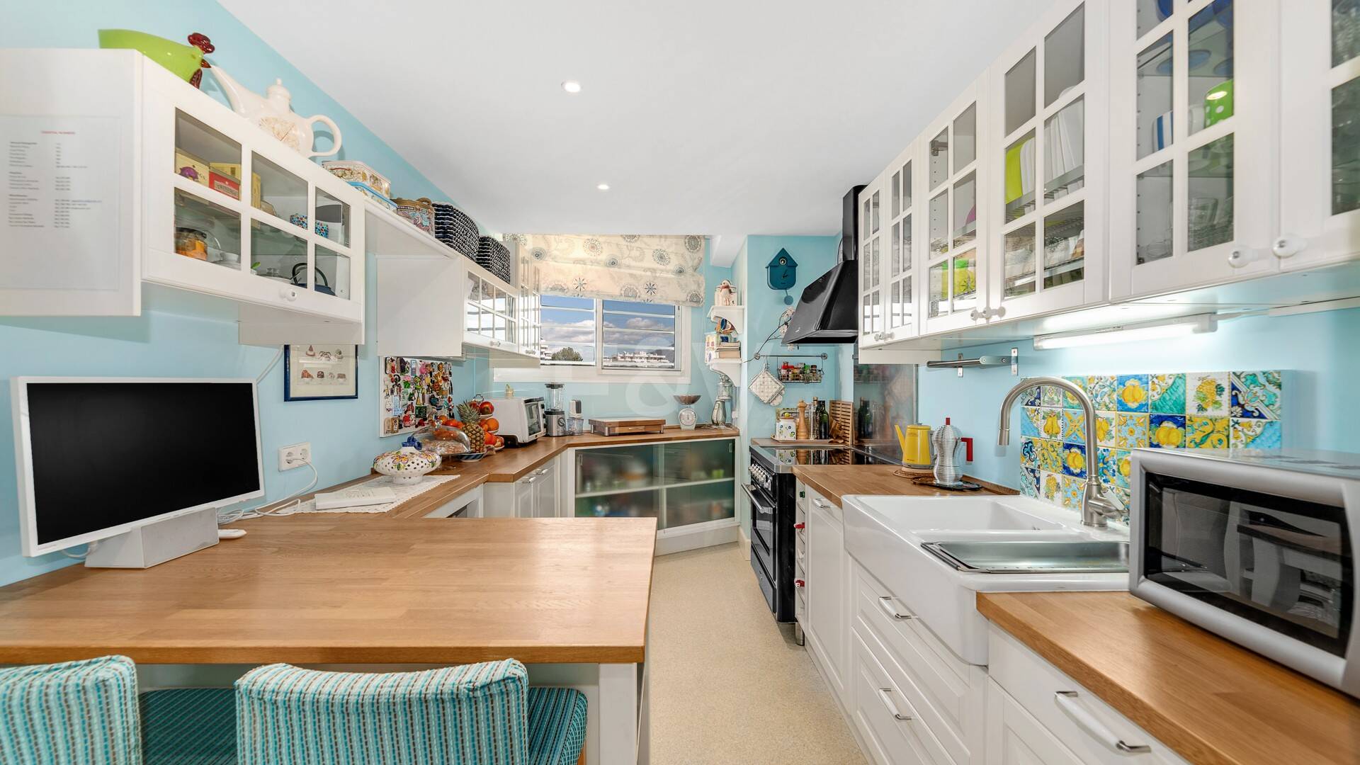 Guadalmina Frontline Golf Appartement spacieux avec vue sur la mer.