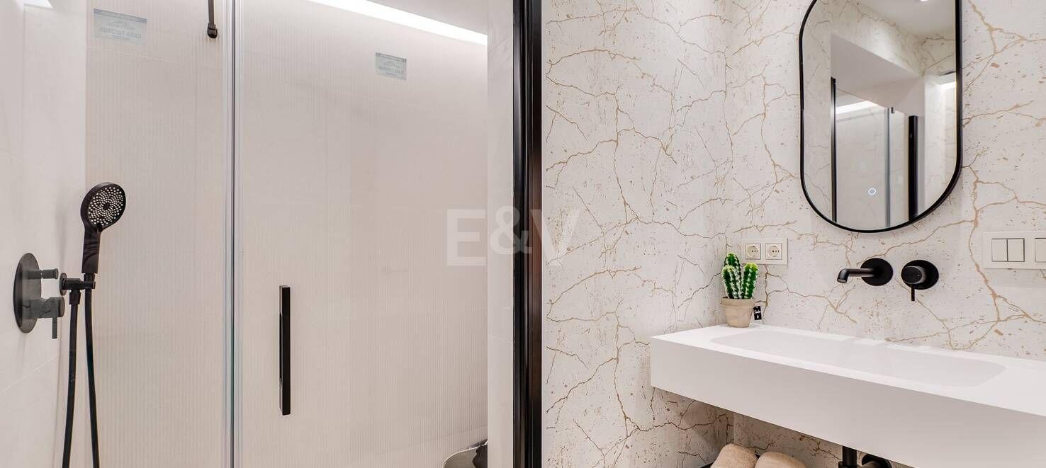 Modern Beachfront Apartment with Stunning Sea Views on Marbella’s Promenade
