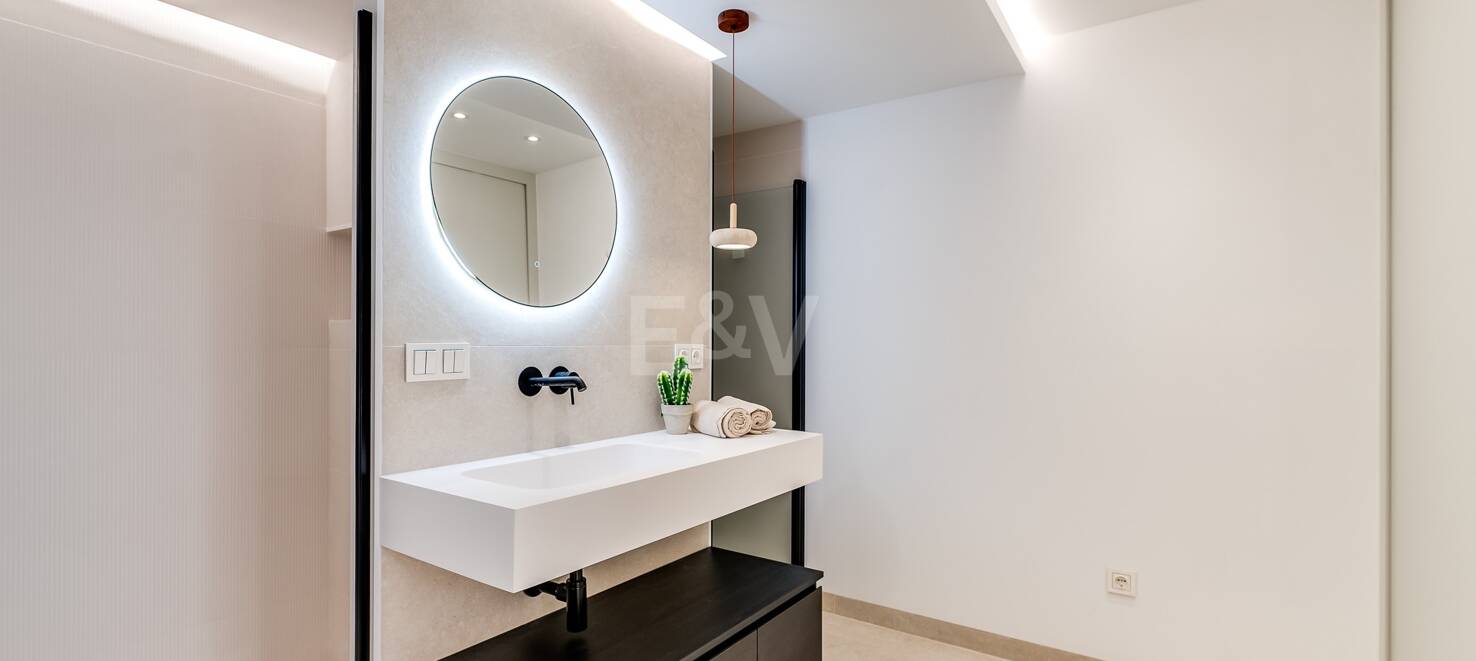 Modern Beachfront Apartment with Stunning Sea Views on Marbella’s Promenade