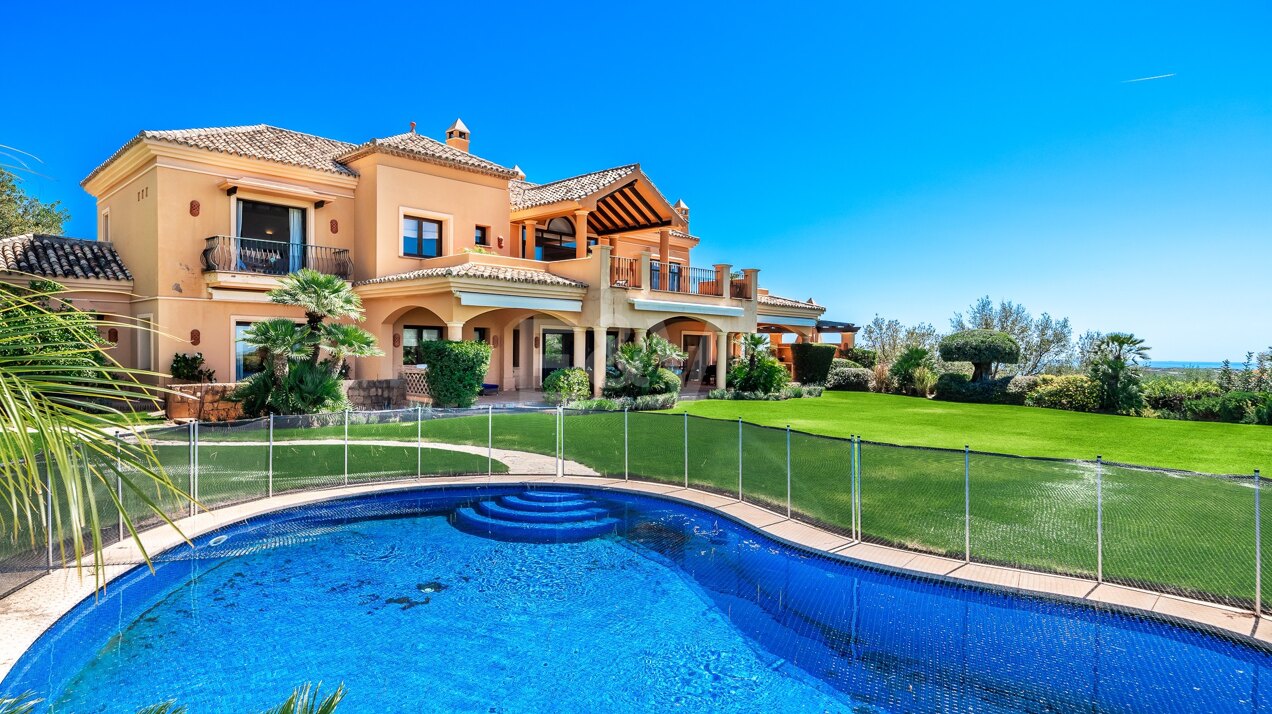 Villa tradicional en Marbella Club Golf Resort con excelentes vistas