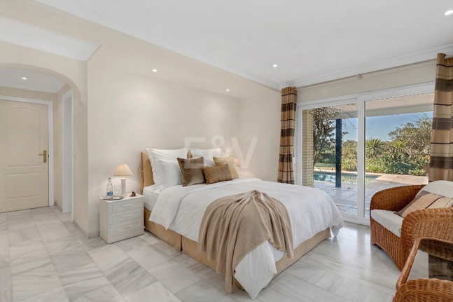 Guadalmina de charme Villa familiale traditionnelle près de Commodités et Golf