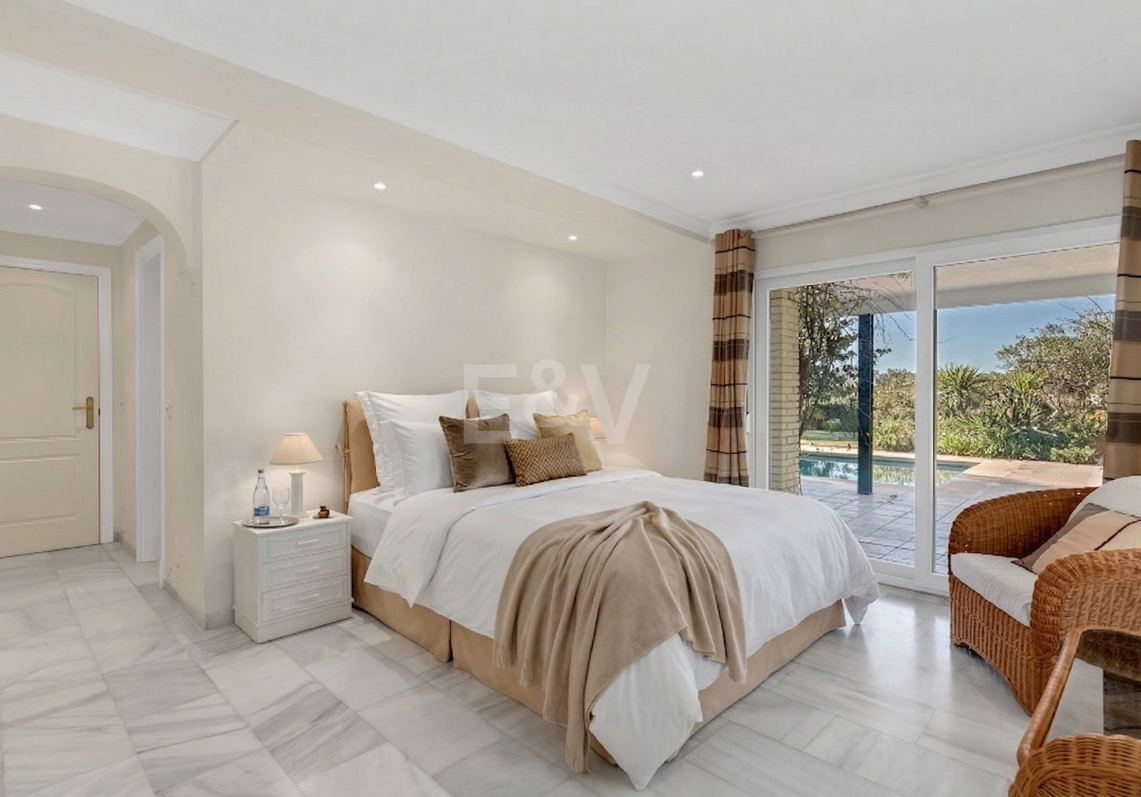 Charming Guadalmina Traditional Family Villa close to Amenities and Golf