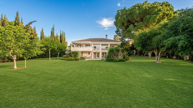 Charismatische Guadalmina traditionelle Familienvilla in der Nähe von Annehmlichkeiten und Golf