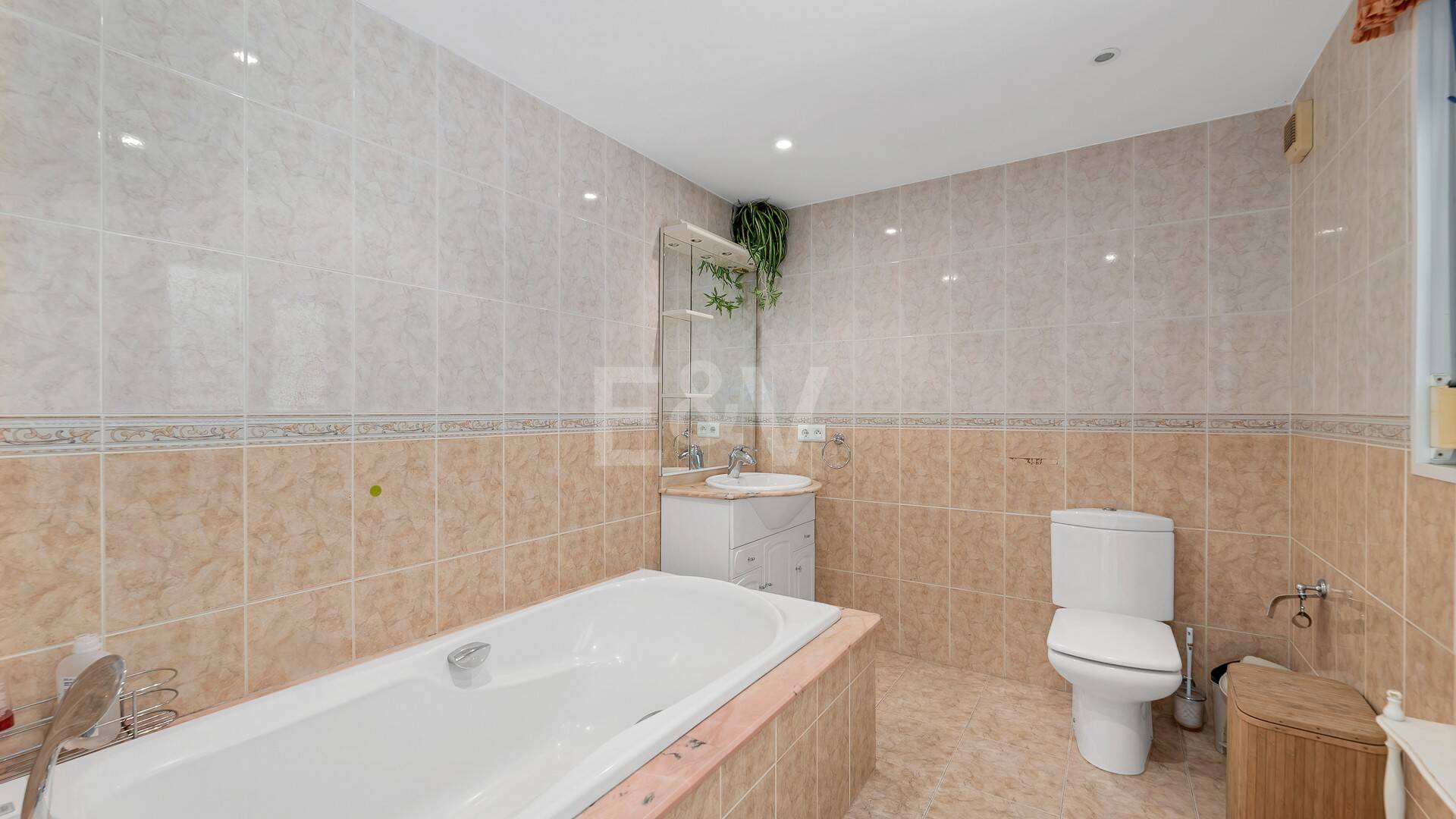 Uroczy Guadalmina Tradycyjna willa rodzinna blisko udogodnień i Golf