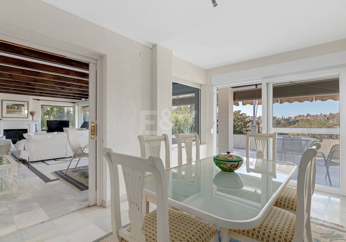 Charming Guadalmina Traditional Family Villa close to Amenities and Golf