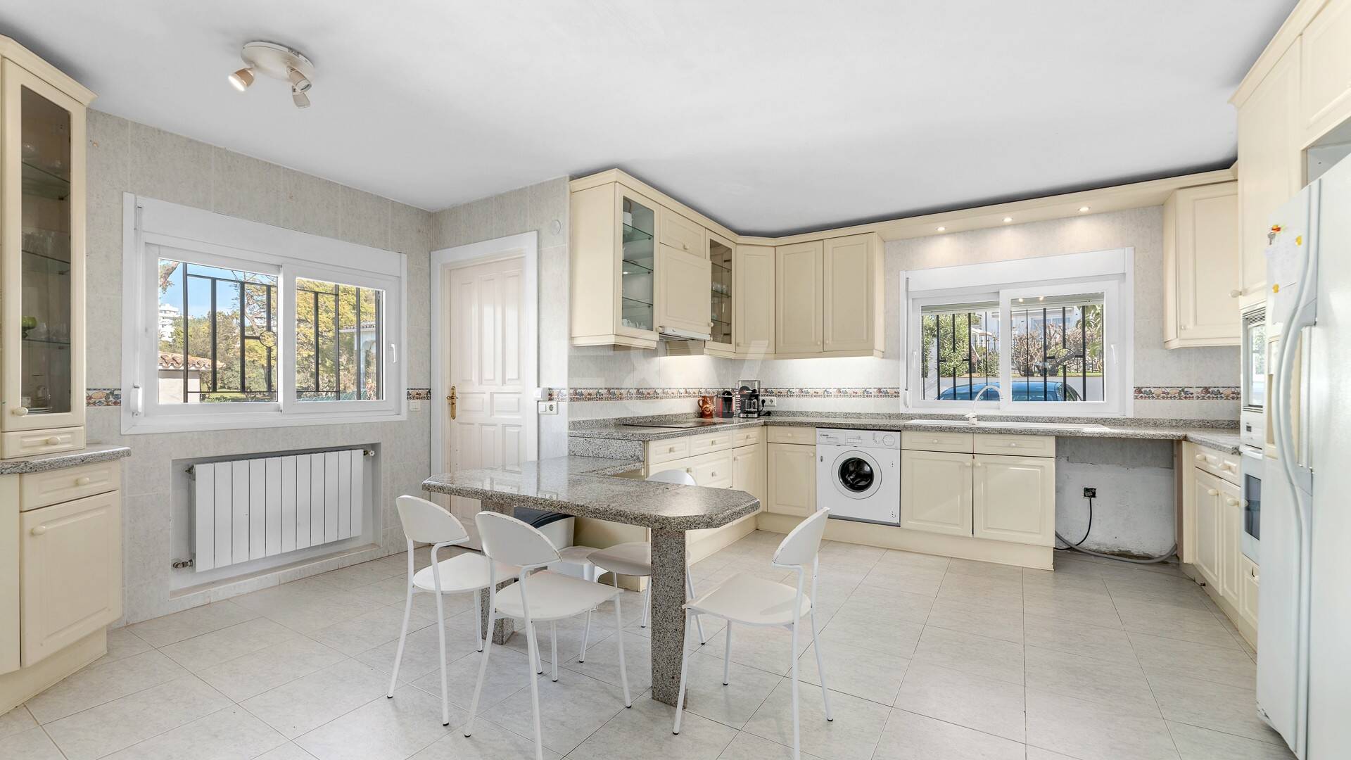 Guadalmina de charme Villa familiale traditionnelle près de Commodités et Golf