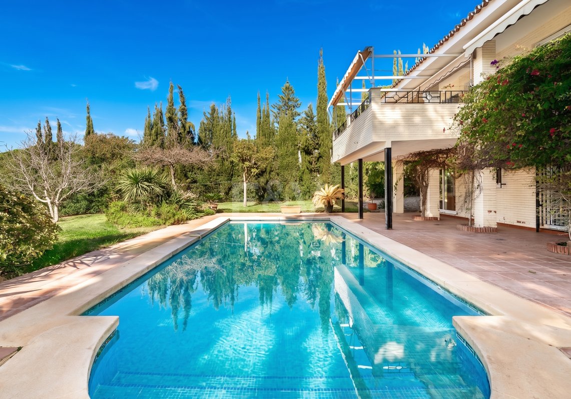 Charming Guadalmina Traditional Family Villa close to Amenities and Golf