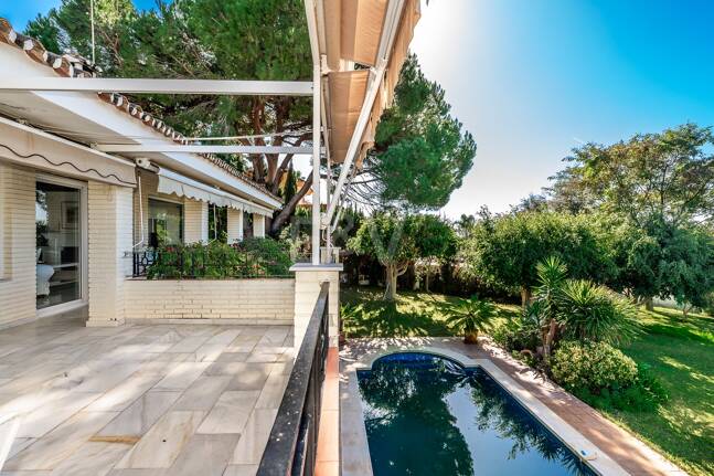 Guadalmina de charme Villa familiale traditionnelle près de Commodités et Golf