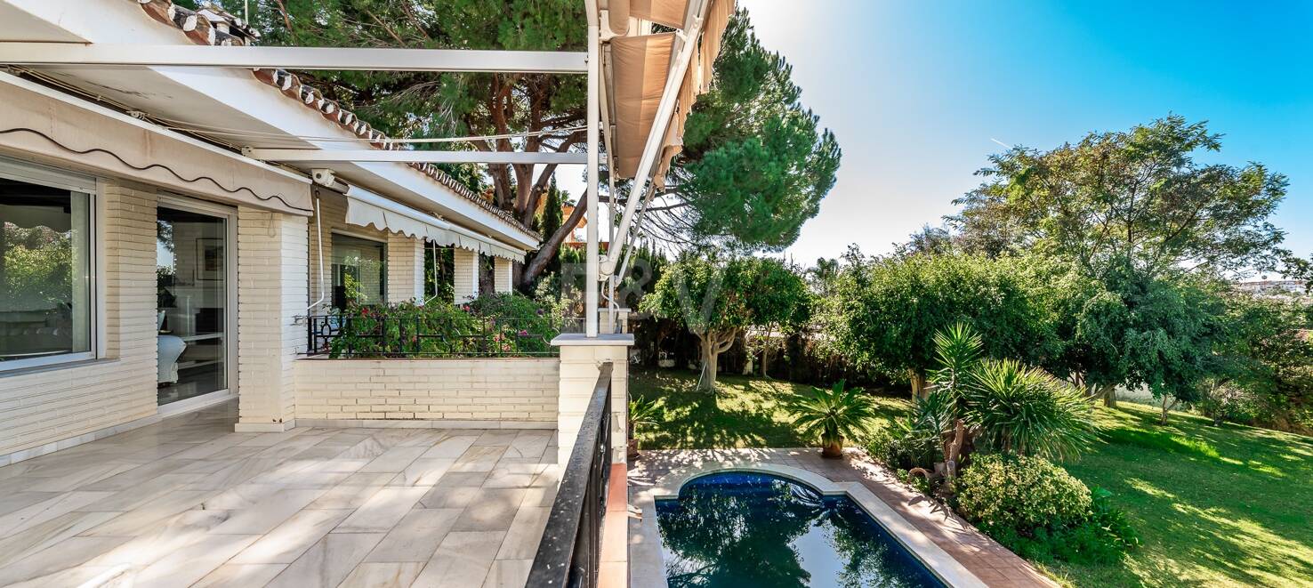 Guadalmina de charme Villa familiale traditionnelle près de Commodités et Golf
