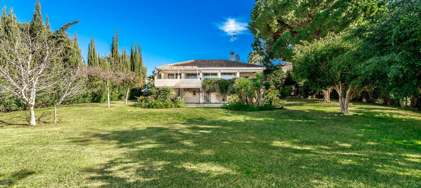 Guadalmina de charme Villa familiale traditionnelle près de Commodités et Golf