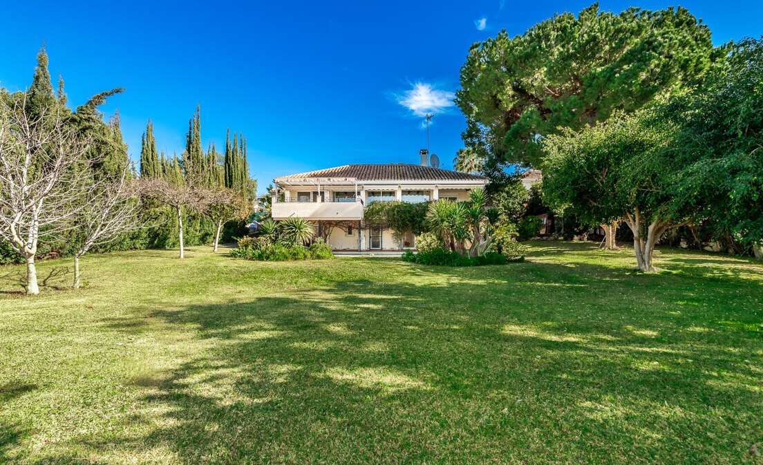 Encantadora villa familiar tradicional en Guadalmina cerca de servicios y golf