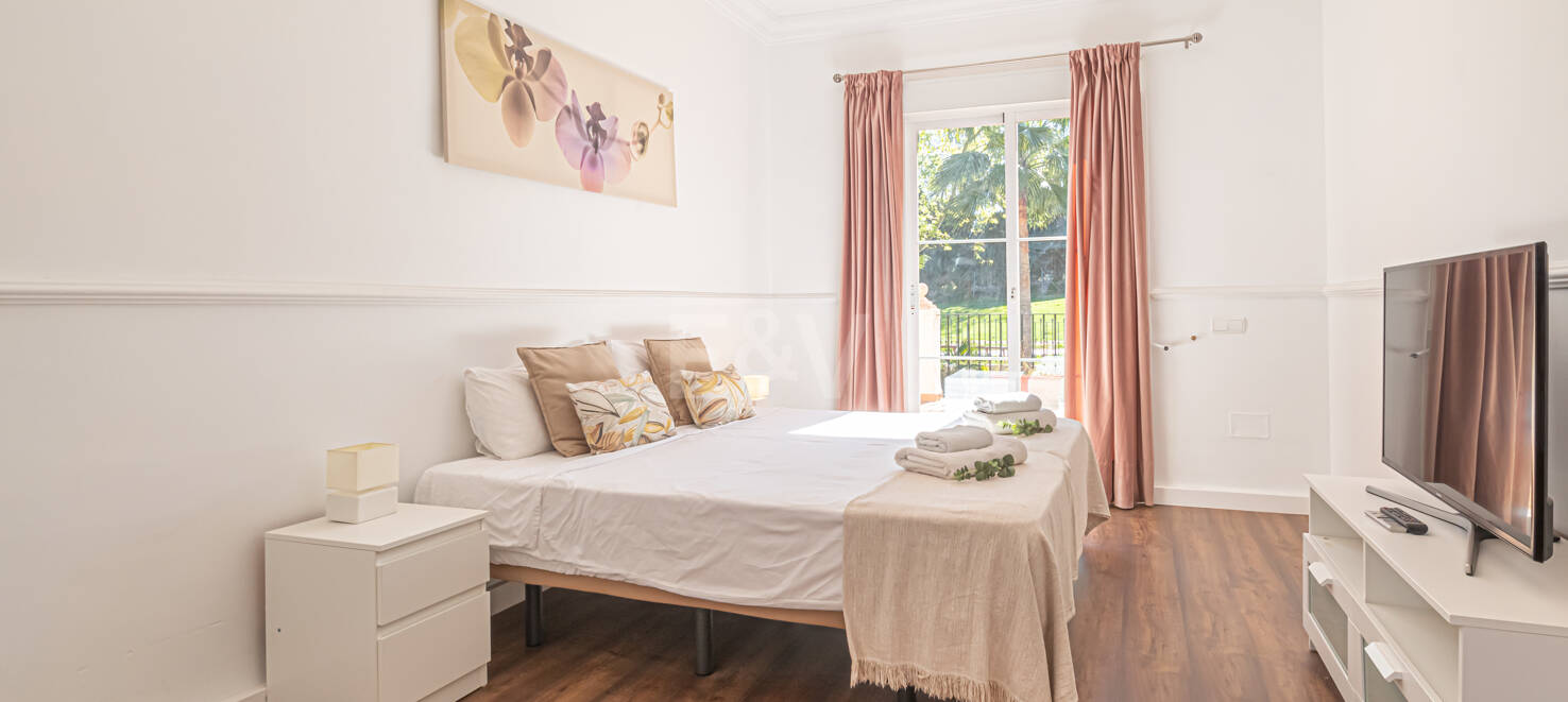 Charming Guadalmina Frontline Golf Family Villa