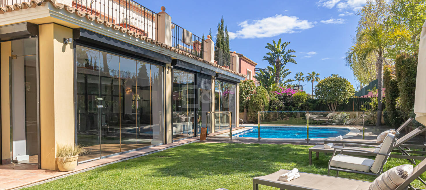 Charming Guadalmina Frontline Golf Family Villa