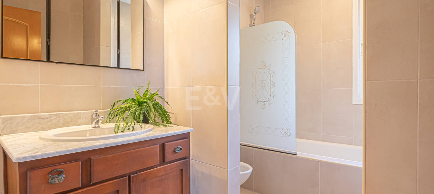 Charming Guadalmina Frontline Golf Family Villa