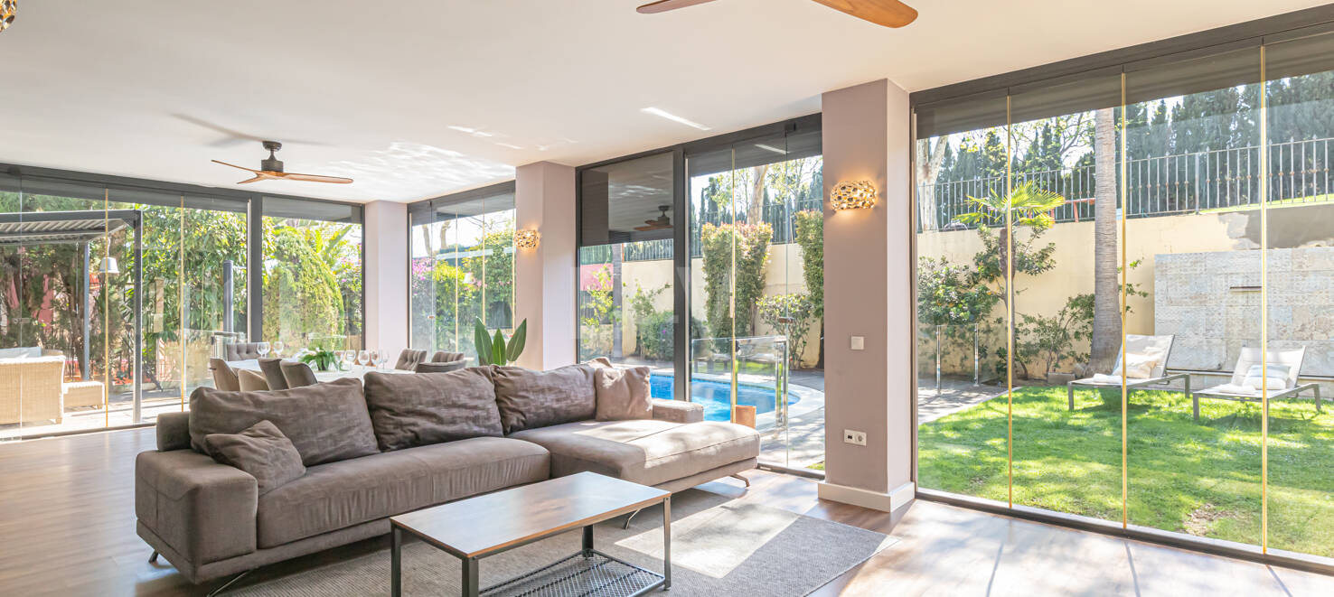 Charming Guadalmina Frontline Golf Family Villa