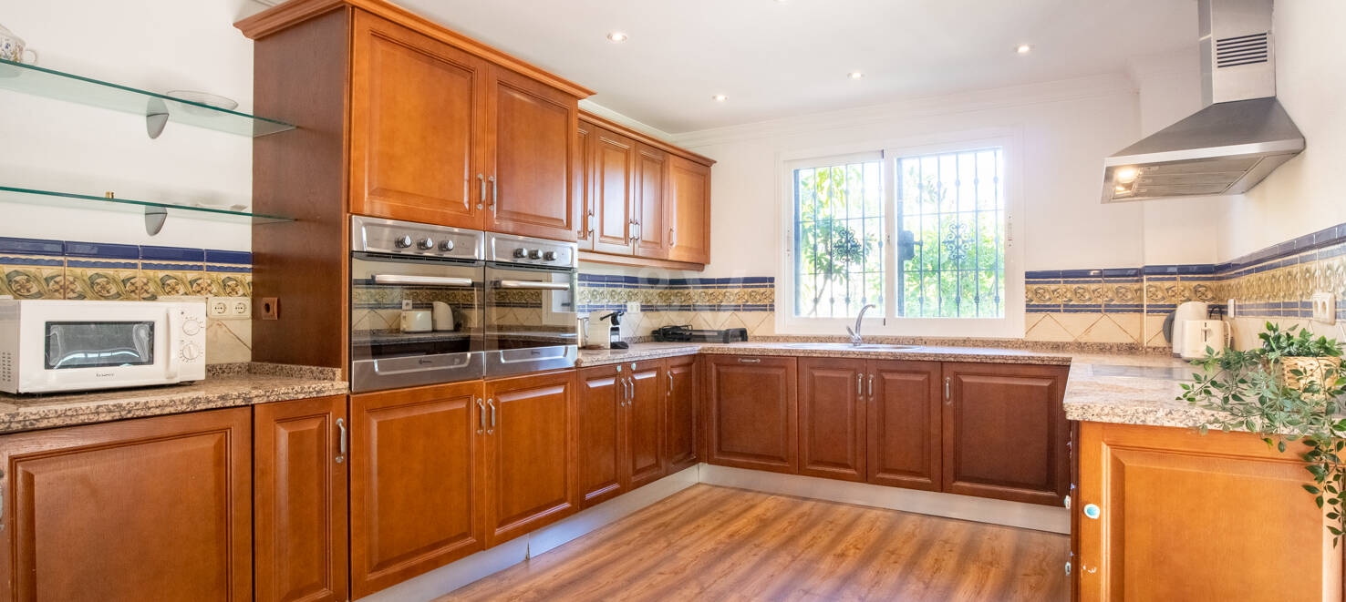 Charming Guadalmina Frontline Golf Family Villa